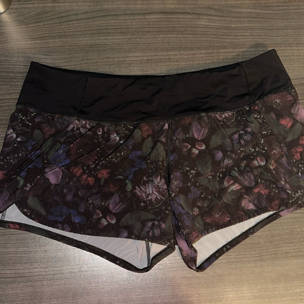 Lulu lemon women’s speed up short patterned size 12